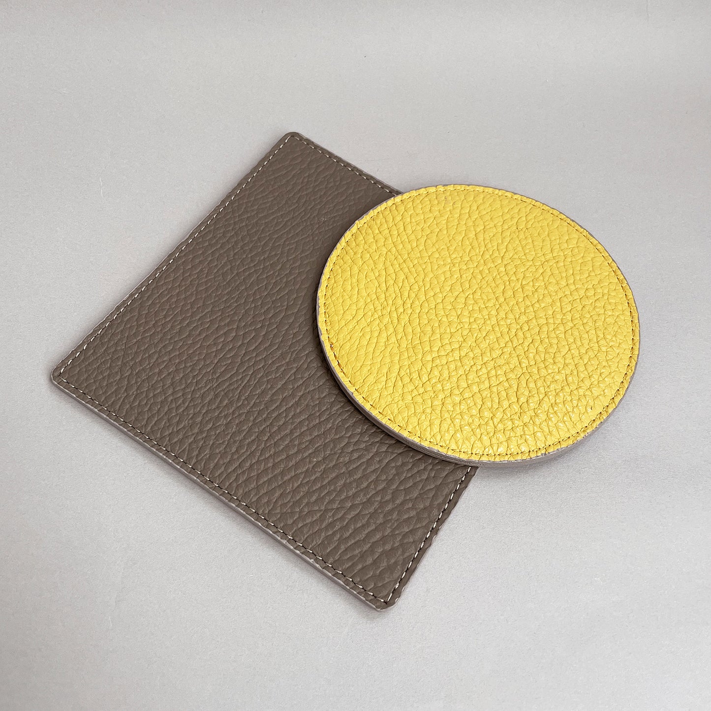 [Premium Italian leather] REVERSIBLE ROUND COASTER